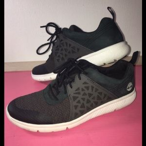 Size 9 Women’s Timberland Sneakers